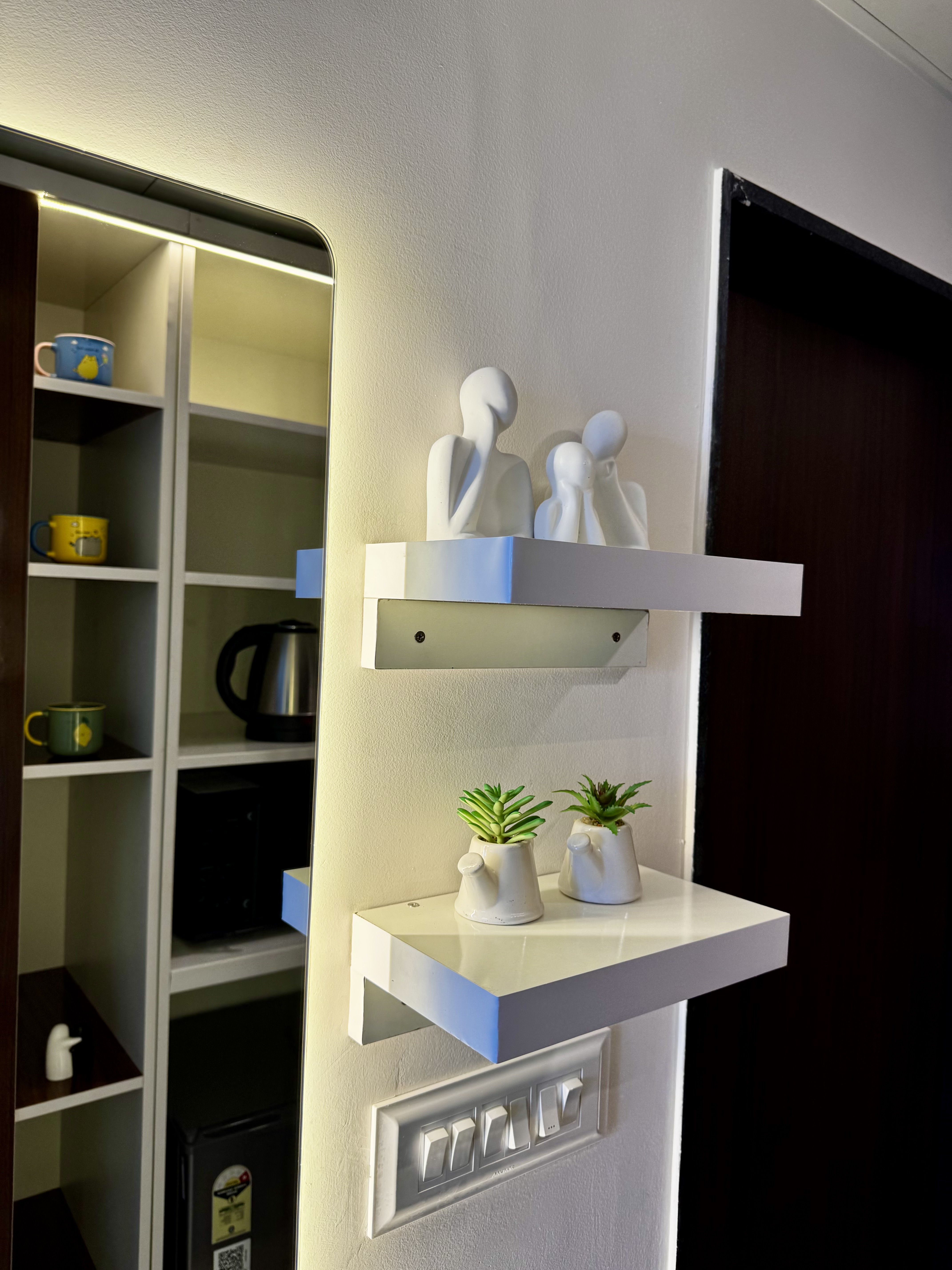 Vanity and mirror styling